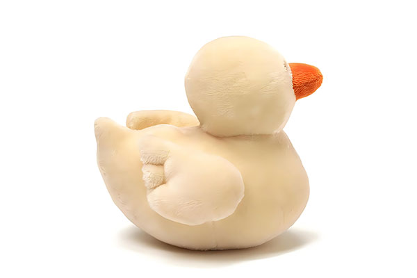 亲肤毛绒鸭子玩具